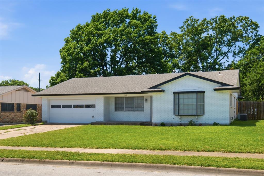 1509 Robin Dr, Sherman TX